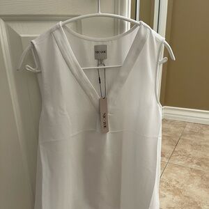 NIC+ZOE Women's Elegant White V-Neck Blouse